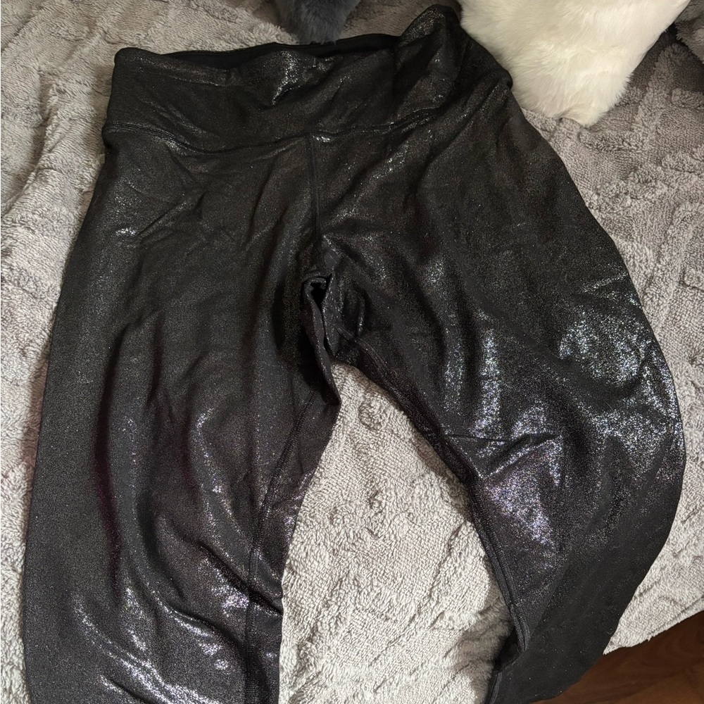 VS Pink Shiny Capri Leggings